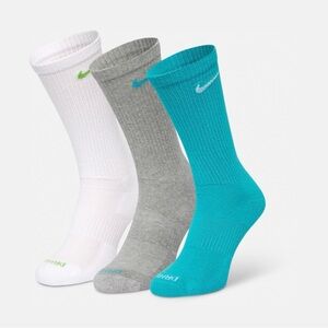 NWT Nike everyday plus Dri Fit 3 pairs Crew Socks Teal, Gray, and White men 8-12